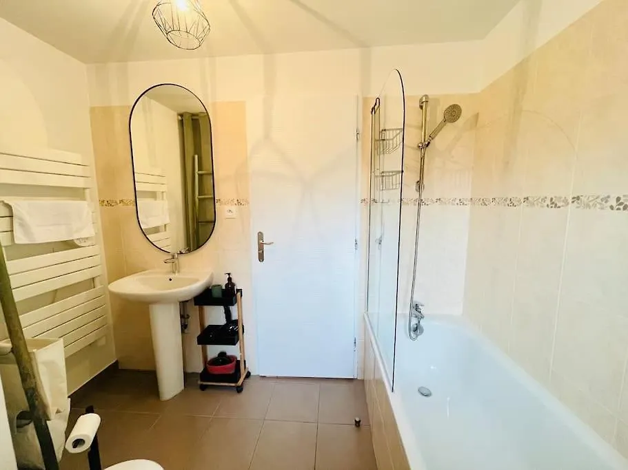 Apartment Magnifique Maison De Ville Morestel France