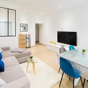 Sublime 2 Pièces Dans Le Carré D’or De Appartement Menton